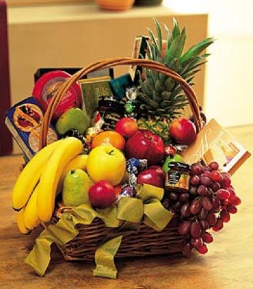 Classic Fruit & Gourmet Basket